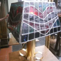 Schemerlamp - glas in lood met vergulde basis 260 euro
